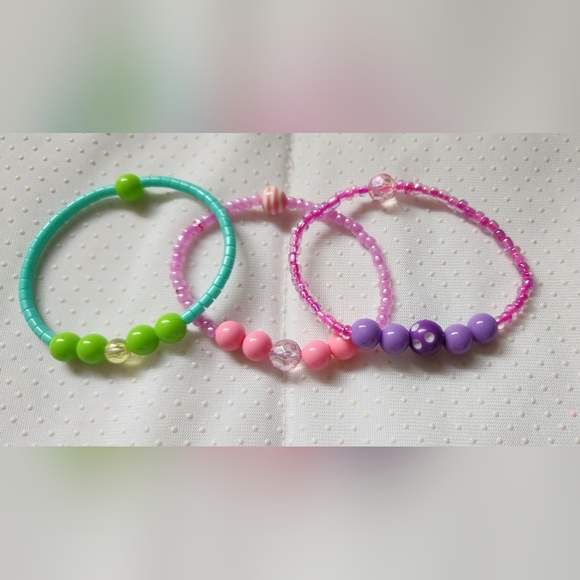 Sets of 3 Bead Bracelets. Color: Pink, Green. Handmade. - Picture 8 of 12
